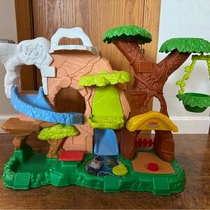 Fisher Price Little People Zoo Talkers Tree House 2011